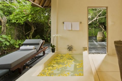 5 bedrooms Villa in Seminyak, Badung, Indonesia No. 611 12