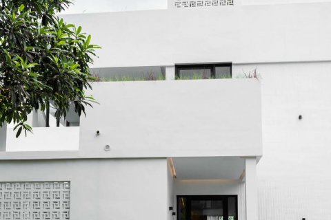 3 bedrooms Villa in South Kuta, Badung, Indonesia No. 9042 2