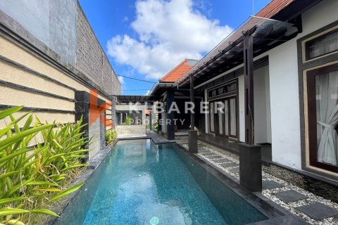 2 bedrooms Villa in Kerobokan, Badung, Indonesia No. 13093