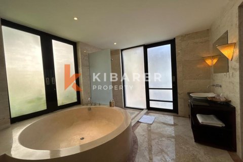 4 bedrooms Villa in Jimbaran, Badung, Indonesia No. 12142 29