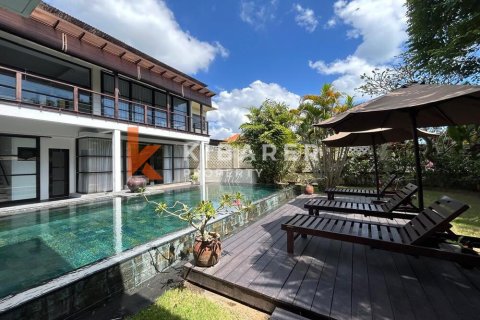 4 bedrooms Villa in Jimbaran, Badung, Indonesia No. 12142 6