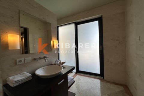 4 bedrooms Villa in Jimbaran, Badung, Indonesia No. 12142 9