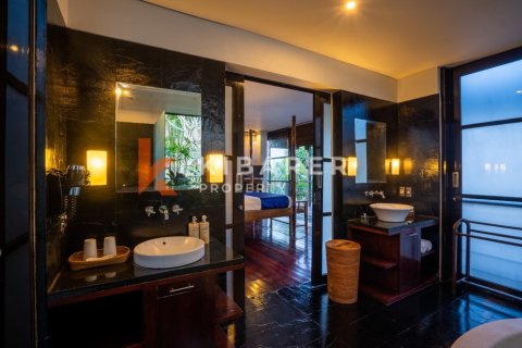 4 bedrooms Villa in Jimbaran, Badung, Indonesia No. 12143 9