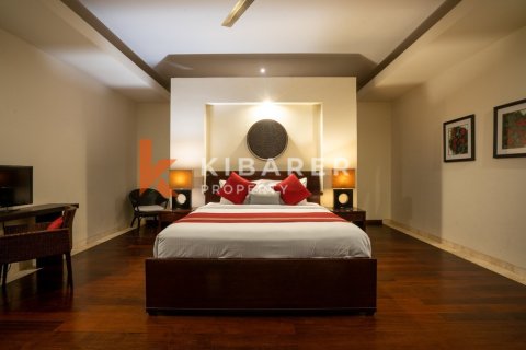 4 bedrooms Villa in Jimbaran, Badung, Indonesia No. 12143 7
