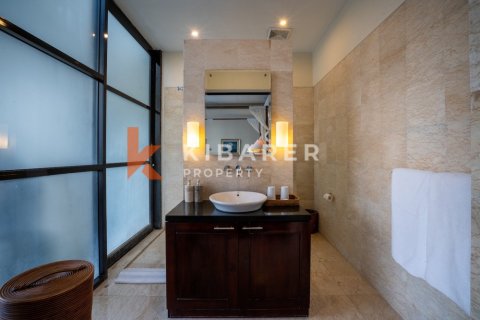 4 bedrooms Villa in Jimbaran, Badung, Indonesia No. 12143 2