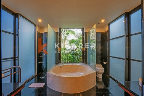 4 bedrooms Villa in Jimbaran, Badung, Indonesia No. 12143 12