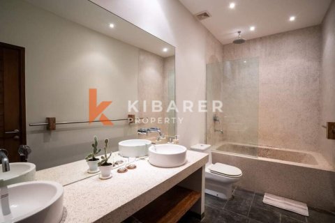 3 bedrooms Villa in Seminyak, Badung, Indonesia No. 12144 6