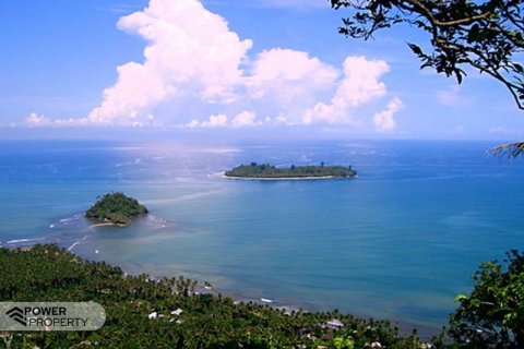 4 bedrooms Villa in Padang, Indonesia No. 5411