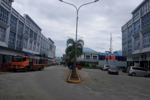 Магазин 64м2 в Tanjung Morawa, Делисерданг, Индонезия № 6640 3
