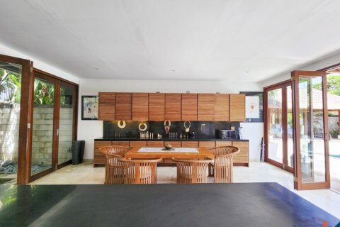 Вилла с 3 спальнями в Kerobokan, Бадунг, Индонезия № 10929 16