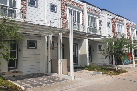 Monaco Town House in Bekasi, Indonesia No. 4268 3