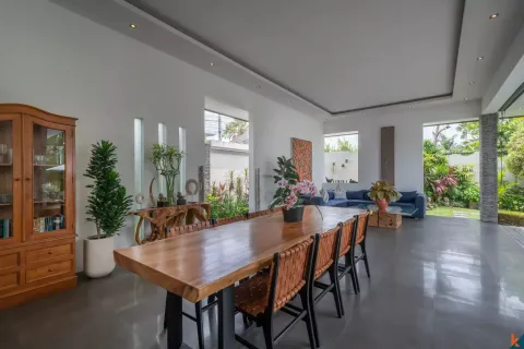 4 bedrooms Villa in Kerobokan, Badung, Indonesia No. 10511 12