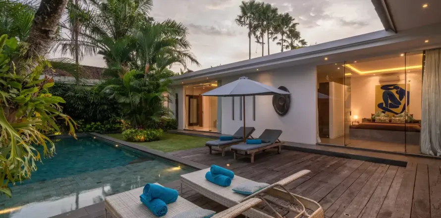 4 bedrooms Villa in Kerobokan, Badung, Indonesia No. 10511