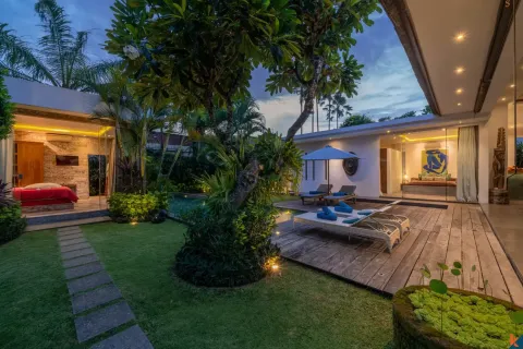 4 bedrooms Villa in Kerobokan, Badung, Indonesia No. 10511 3