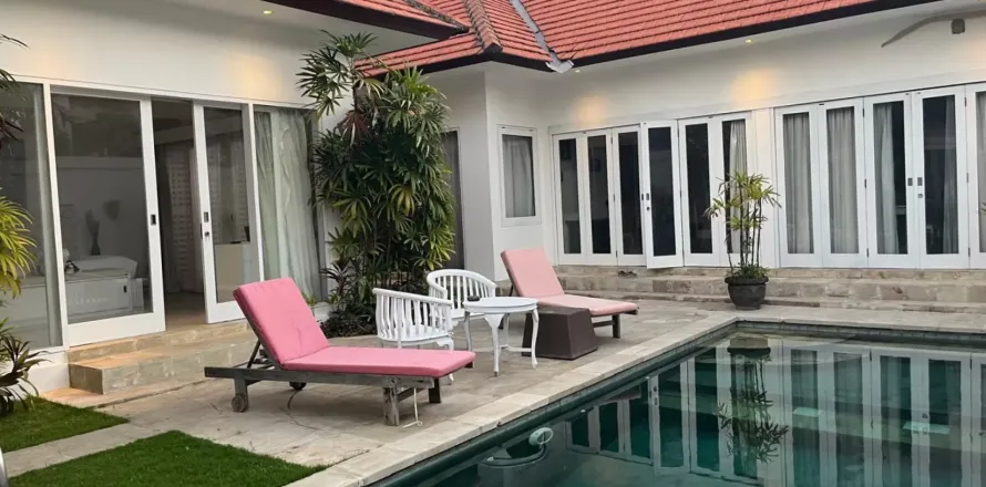 7 bedrooms Villa in Tibubeneng, Badung, Indonesia No. 10899