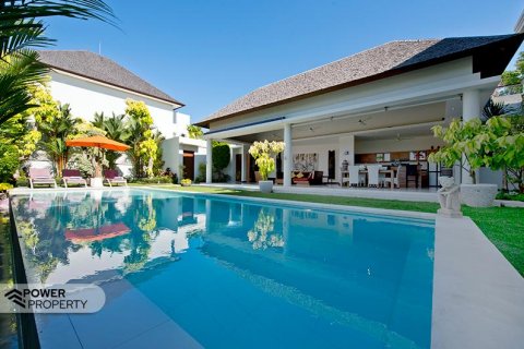 Вилла с 5 спальнями в Canggu, Бадунг, Индонезия № 8228 3