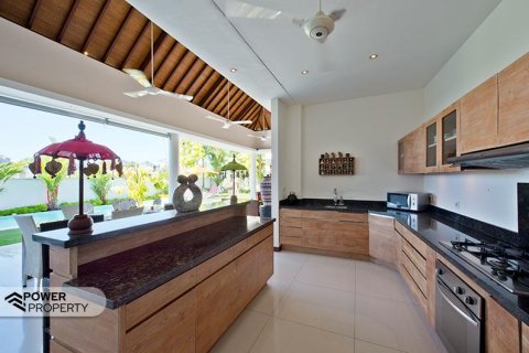 Вилла с 5 спальнями в Canggu, Бадунг, Индонезия № 8228 7