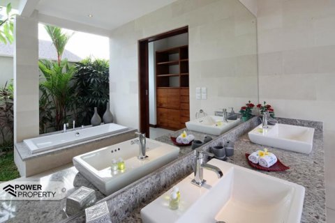 Вилла с 5 спальнями в Canggu, Бадунг, Индонезия № 8228 16