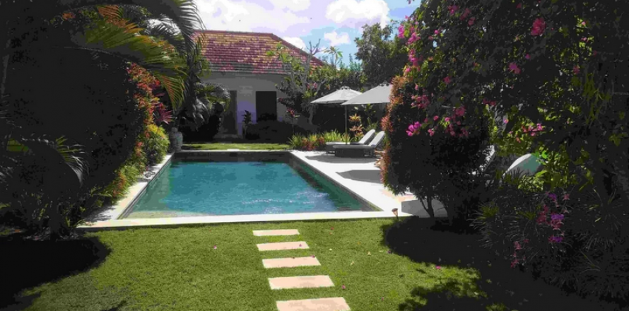 6 bedrooms Villa in South Kuta, Badung, Indonesia No. 8893