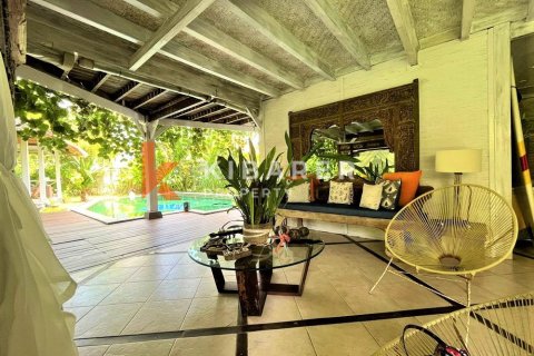 4 bedrooms Villa in Tibubeneng, Badung, Indonesia No. 12792 12
