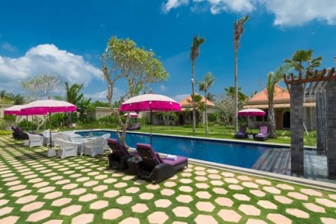 4 bedrooms Villa in Seminyak, Badung, Indonesia No. 783