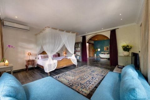 Вилла с 4 спальнями в Seminyak, Бадунг, Индонезия № 783 15
