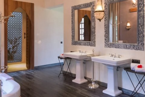 Вилла с 4 спальнями в Seminyak, Бадунг, Индонезия № 783 25
