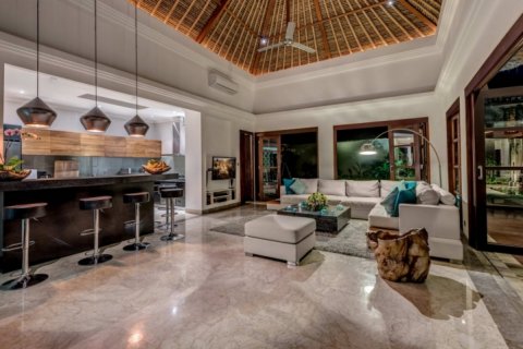 Вилла с 4 спальнями в Seminyak, Бадунг, Индонезия № 780 10