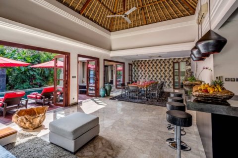 Вилла с 4 спальнями в Seminyak, Бадунг, Индонезия № 780 5
