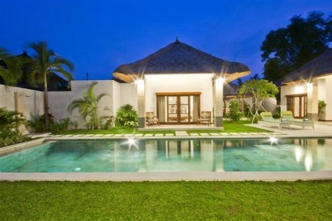 6 bedrooms Villa in Seminyak, Badung, Indonesia No. 782 4