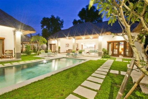 6 bedrooms Villa in Seminyak, Badung, Indonesia No. 782 5
