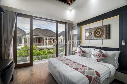 Вилла с 29 спальнями в Seminyak, Бадунг, Индонезия № 273 12