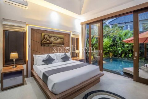 Вилла с 29 спальнями в Seminyak, Бадунг, Индонезия № 273 5