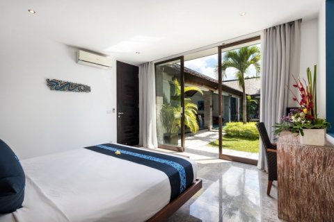 4 bedrooms Villa in Seminyak, Badung, Indonesia No. 1137 22