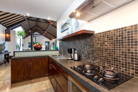 4 bedrooms Villa in Seminyak, Badung, Indonesia No. 1137 11