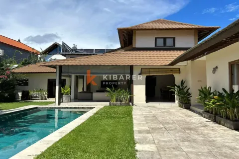 4 bedrooms Villa in Seminyak, Badung, Indonesia No. 11976 2