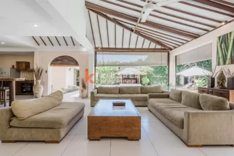 4 bedrooms Villa in Seminyak, Badung, Indonesia No. 11976 6