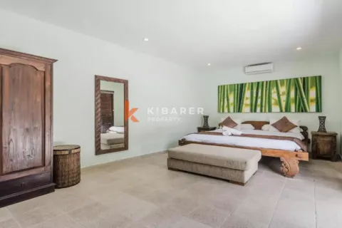 4 bedrooms Villa in Seminyak, Badung, Indonesia No. 11976 10