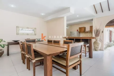 4 bedrooms Villa in Seminyak, Badung, Indonesia No. 11976 8