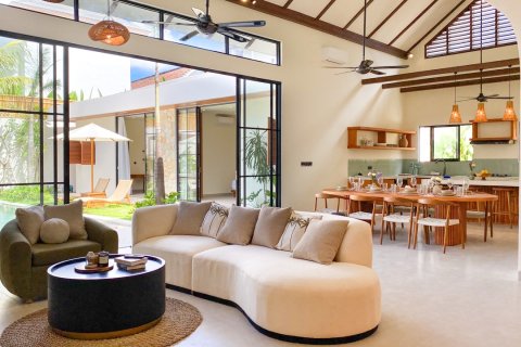 350m2 Villa in Kerobokan, Badung, Indonesia No. 13696 7