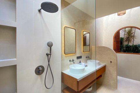 350m2 Villa in Kerobokan, Badung, Indonesia No. 13696 19