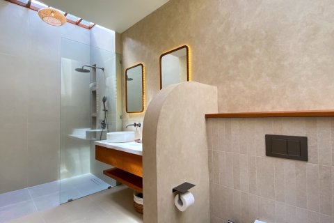 350m2 Villa in Kerobokan, Badung, Indonesia No. 13696 18