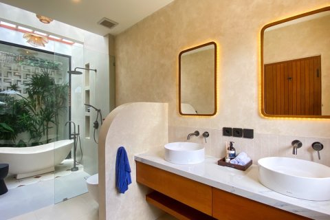 350m2 Villa in Kerobokan, Badung, Indonesia No. 13696 22