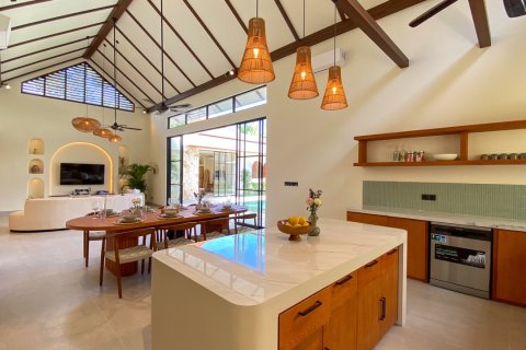 350m2 Villa in Kerobokan, Badung, Indonesia No. 13696 9