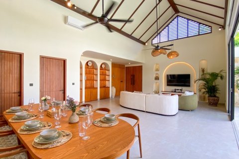 350m2 Villa in Kerobokan, Badung, Indonesia No. 13696 10