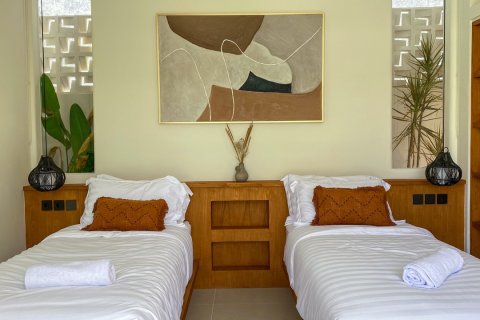 350m2 Villa in Kerobokan, Badung, Indonesia No. 13696 17