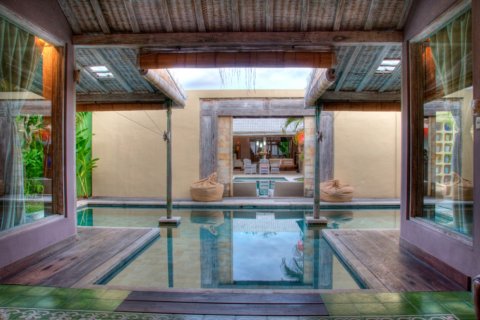 2 bedrooms Villa in Seminyak, Badung, Indonesia No. 11352 10
