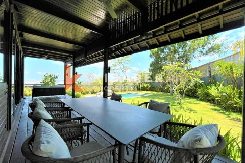 3 bedrooms Villa in South Kuta, Badung, Indonesia No. 13145 5