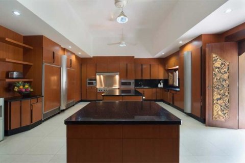 6 bedrooms Villa in South Denpasar, Denpasar, Indonesia No. 638 18