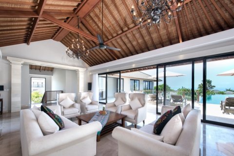 4 bedrooms Villa in South Kuta, Badung, Indonesia No. 1001 6